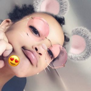 Meet your Posher, Nadia